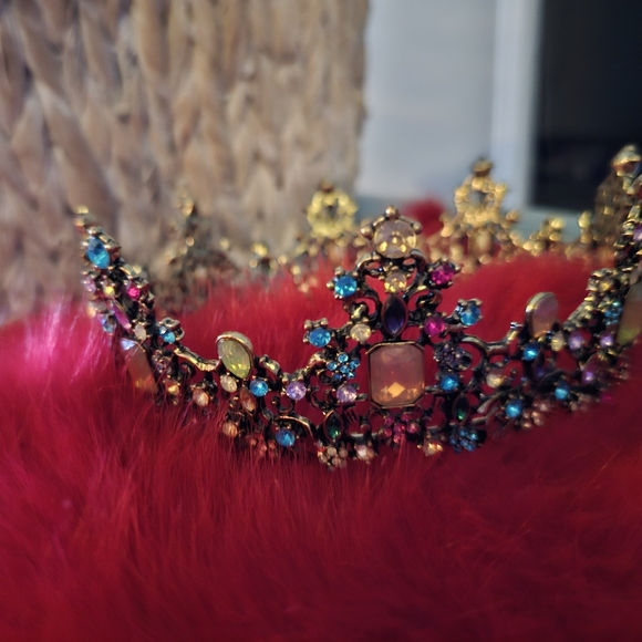 Tiara - Picture 6 of 7